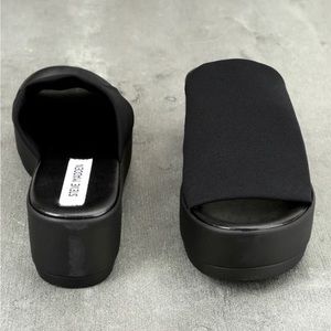 Steve Madden black elastic platform slides